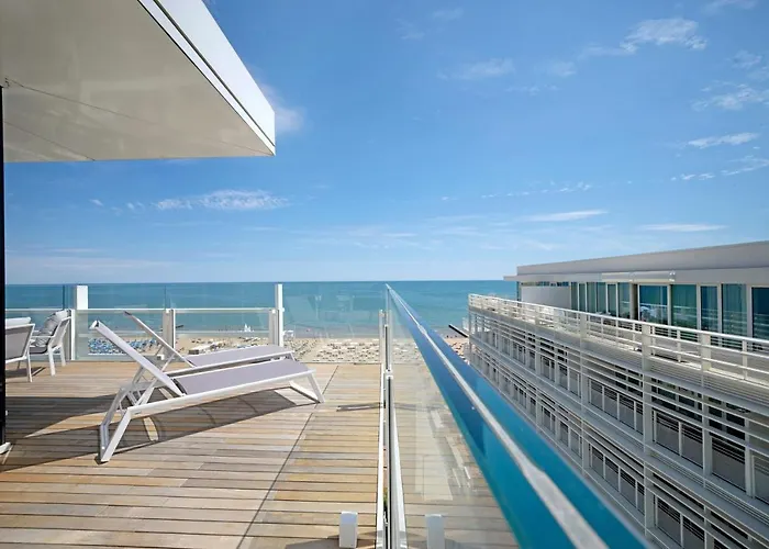 The Summer Houses Royal Suite