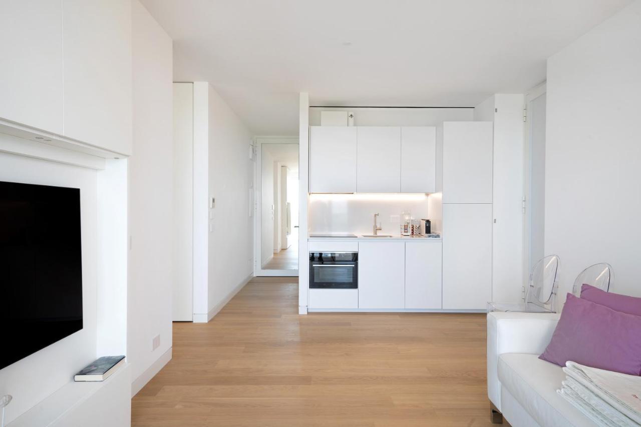 The Summer Royal Apartment